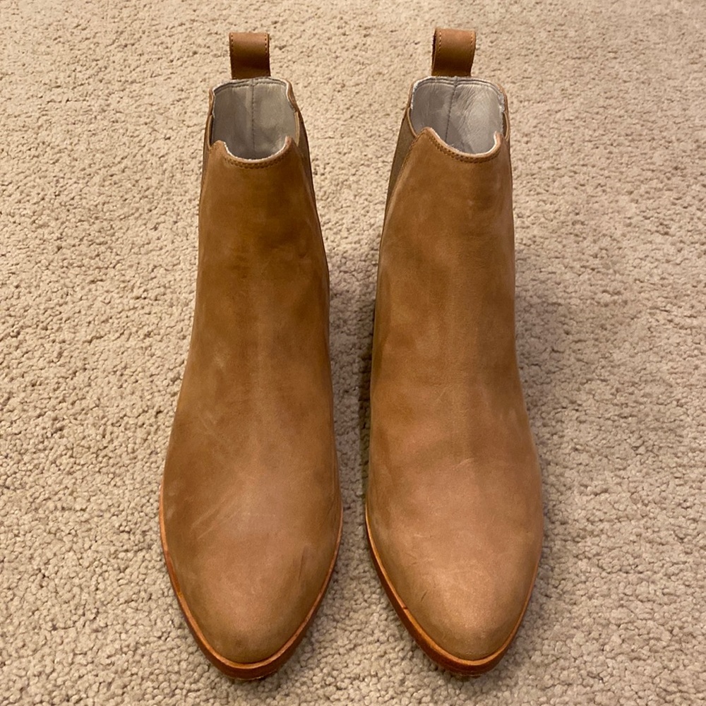 Nisolo Chelsea sand 9 leather boot